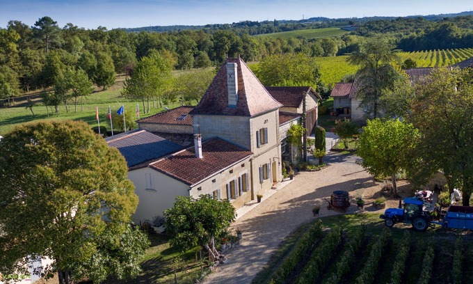 Petit-Palais-et-Cornemps House | Château Vieux Mougnac - Holiday house near Saint-Emilion Bordeaux Vinexpo