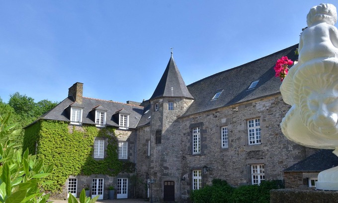 Pleugueneuc House | Château de la Motte Beaumanoir