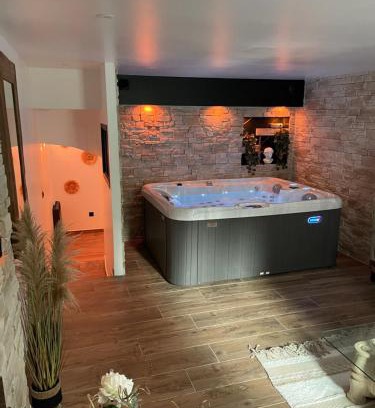 Gare-Jouvenet Apartment | Château de la sagesse SPA