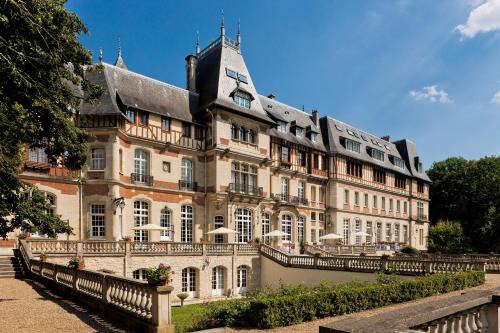 Montvillargenne Hotel | Château Jeanne & The Forest - Château de Montvillargenne