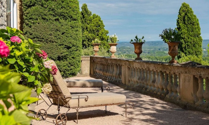 Saint-Siffret House | Château "les deux Lions" au coeur d'un village historique proche d'Uzes