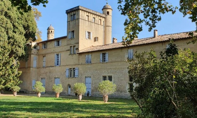 Aimargues Apartment | Château Teillan-porte Italienne