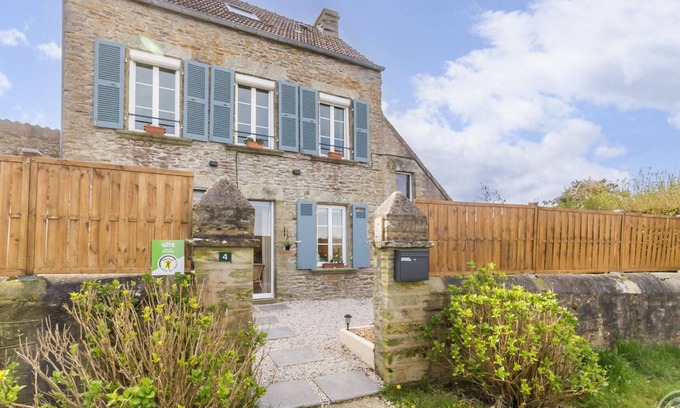 Urville-Nacqueville Cottage | Charming house with garden, terrace and pets allowed