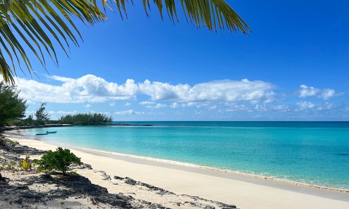 Bennett's Harbour House | Charming 4-bedroom beach house with AC, WiFi in lovely Benett's Harbour.