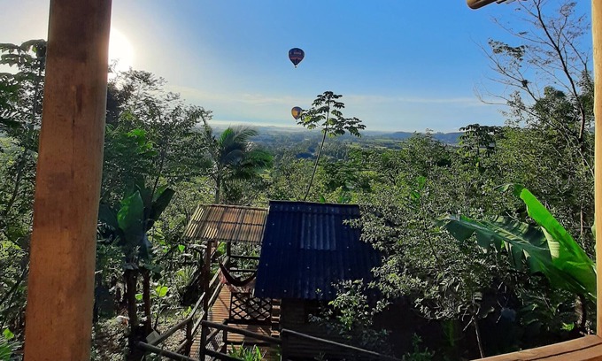 Praia Grande Ski Chalet | Chalé Tucano Eco.hospedagem - Virado Para o Nascer do Sol, com uma Vista Linda