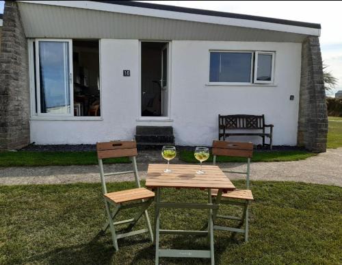 Widemouth Bay Ski Chalet | Chalet 18 Widemouth Bay Holiday Village