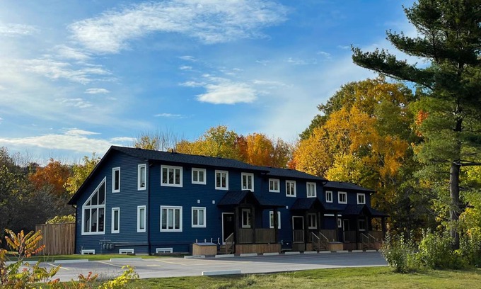 The Blue Mountains Ski Chalet | Chalet ∙ 21 bedrooms ∙ 44 guests