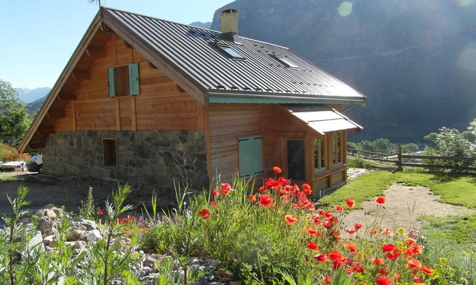 LʼArgentiere-la-Bessee Ski Chalet | Chalet 80m2, Very quiet, exceptional view of the mountains