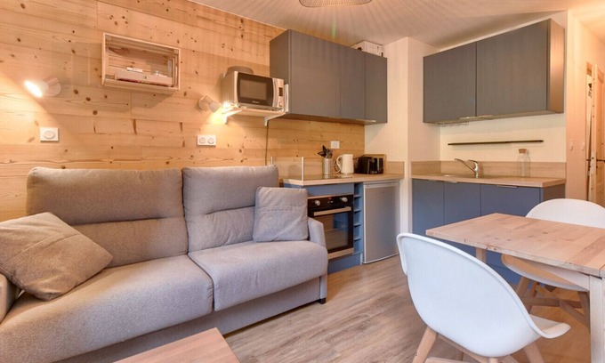 Genos Apartment | Chalet atmosphere for 4 - 80m from the slopes