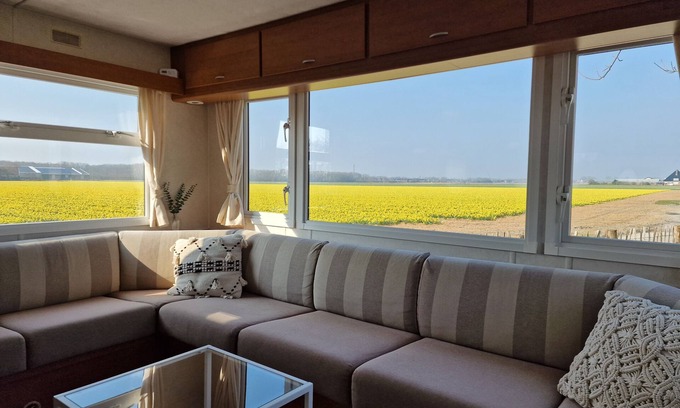 Julianadorp Ski Chalet | Chalet 'Como La Flor' Julianadorp Flowerfields Overview! (Airconditioning)