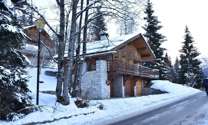Meribel Ski Chalet | Chalet cosy 3 pièces, près des pistes et commodités, terrasse, garage, parking, idéal pour 6 personnes