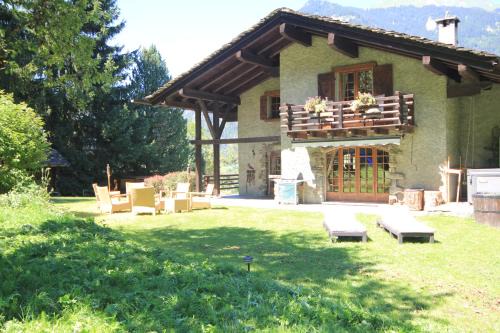 Le Chable Ski Chalet | Chalet Falcon - Luxury Swiss Retreat with Hot-Tub