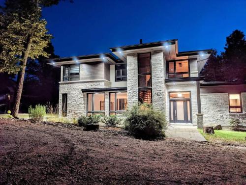 Messines House | Chalet Hill Top Inn