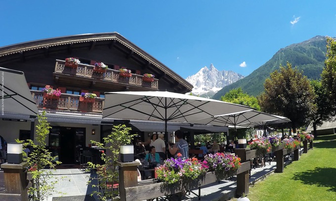 Les Praz-de-Chamonix Hotel | Chalet Hotel le Castel