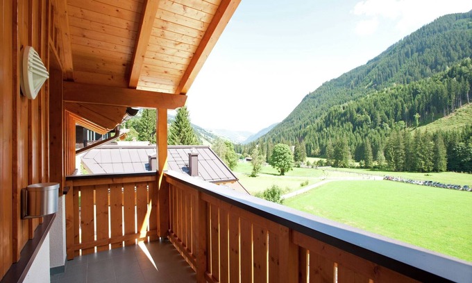 Hinterglemm Ski Chalet | Chalet in Saalbach near Ski Lift