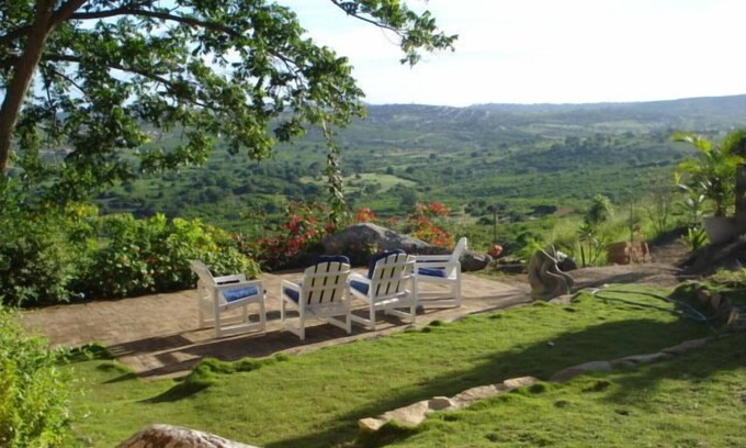 Gravata House | Chalet in the mountains, 3 suites, pool, beautiful view, great weather and farm environment