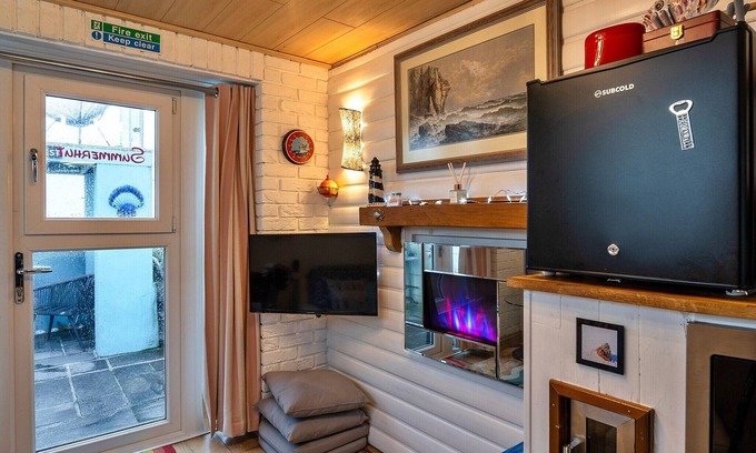 Treknow Ski Chalet | Chalet in Tintagel with Stunning Sea Views