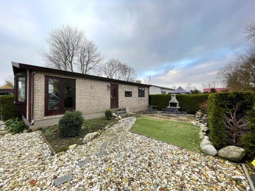 Tzummarum House | Chalet in Tzummarum near Frisian Countryside
