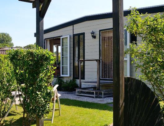 Oostvoorne Ski Chalet | Chalet Ketjil