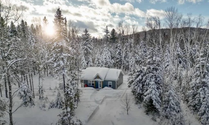 Notre-Dame-de-la-Merci Ski Chalet | Chalet La Chouette | SPA, Access to Ouareau Forest