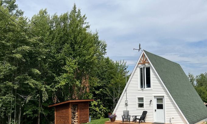 Notre-Dame-Des-Bois Ski Chalet | Chalet l'étoile filante with spa and indoor and outdoor fireplace