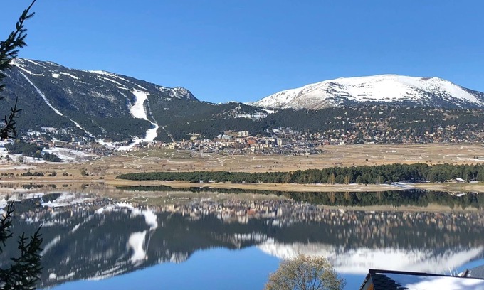 Matemale Ski Chalet | Chalet on the shores of Lake Matemale