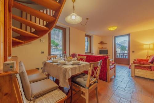 Entreves Apartment | CHALET PONTAL 5 - COUR 0145 - Relax e vista sulle montagne