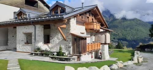 Oga Ski Chalet | Chalet Sambor