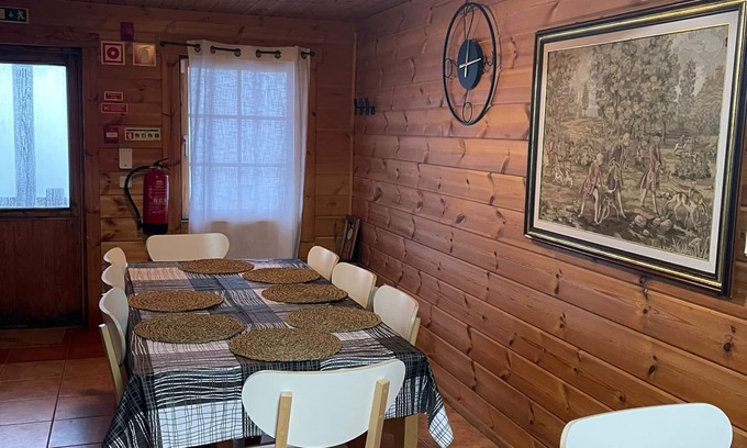 Penhas da Saude Ski Chalet | Chalet 'Sossego Serra Da Estrela' with Balcony, Wi-Fi and Air Conditioning