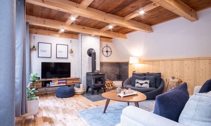 Orford Ski Chalet | Chalet Stockholm, Turn Key Amenities + Pet Friendly + Dedicated Workspace with Hi Speed WiF