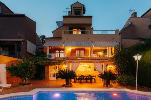 Paterna House | chalet, villa rodeada de naturaleza piscina a doce klm de Valencia y 7 del aeropuerto