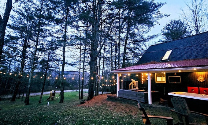 Gilboa Ski Chalet | Chalet w/HOT TUB & OUTDOOR TV, Fire Pit, Pool Nearby, Prvt. trail & playground!