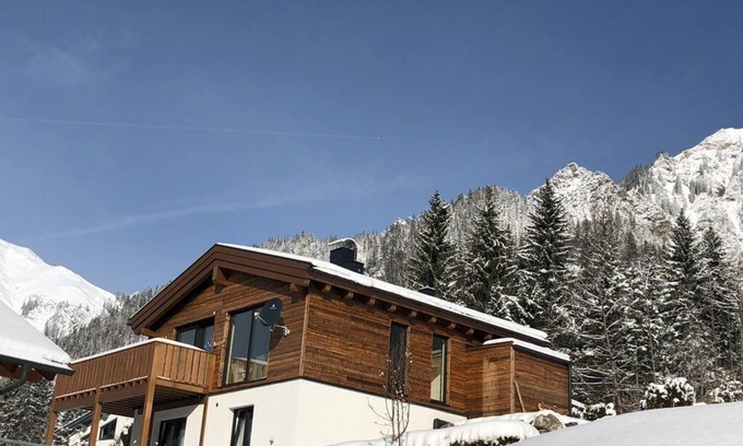 Wald am Arlberg Apartment | Chalet Waldbär, Österreich