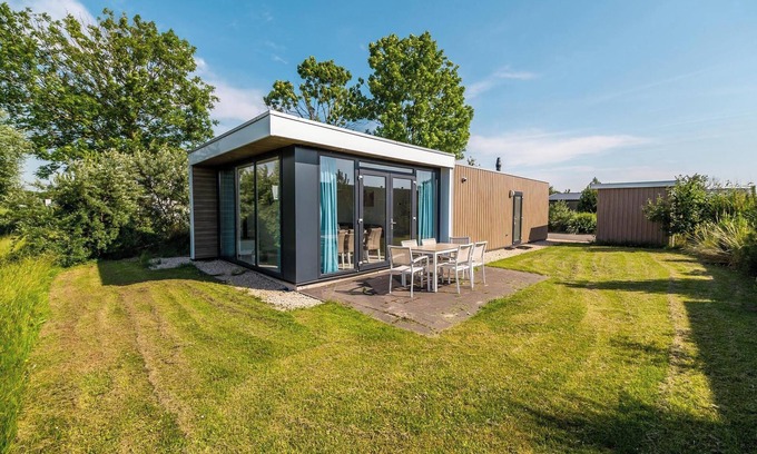 Municipality of Hellevoetsluis House | Chalet with 3 bedrooms and terrace