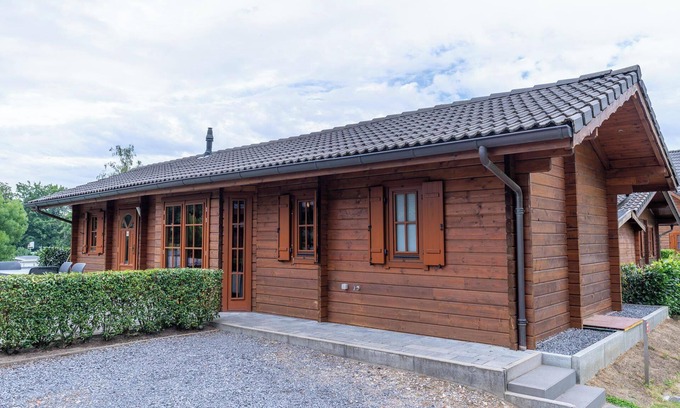 Langeberg House | Chalet with an open-plan kitchen and 3 bedrooms