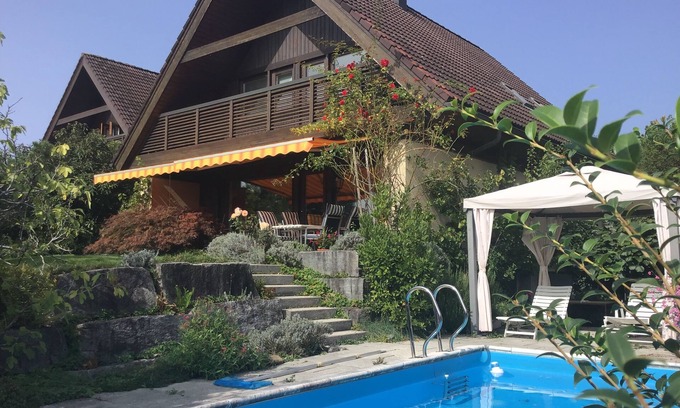 Kaltbrunn Ski Chalet | Chalet with swimming pool and panoramic view of the Alps