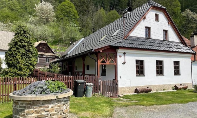 Svojanov House | Chaloupka pod hradem