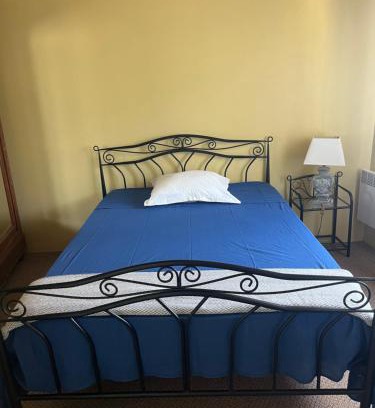 Combaillaux Bed & Breakfast | Chambre à l'étage 1 personne , salle de bains au rez de chaussée