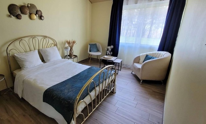 Plomodiern Bed & Breakfast | Chambre D'hôte au Calme Absolu, Face au Menez Hom et à 10 Minutes de la Plage
