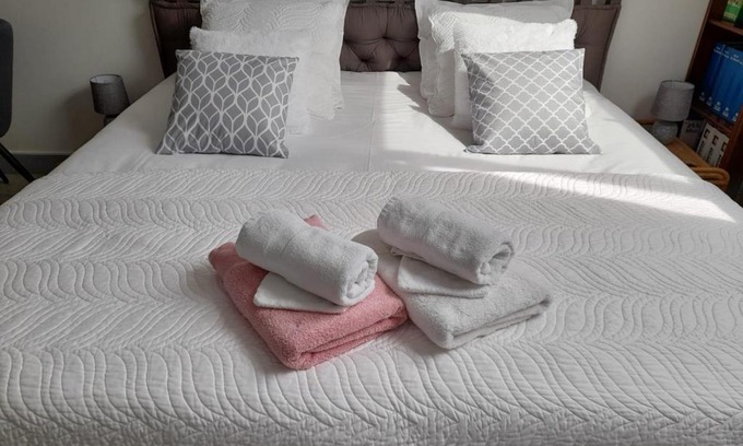 Saint-Sauveur-Marville House | Chambre d'hote chez Maud
