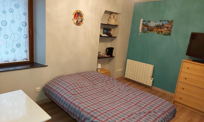Bachant House | Chambre dans un écrin de verdure