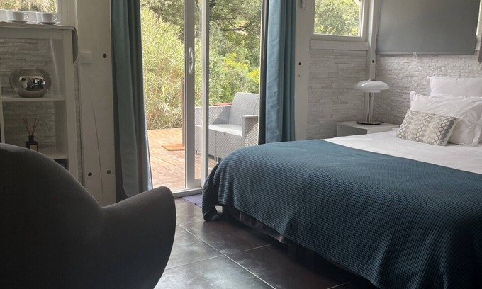 Puechabon Bed & Breakfast | Chambre "La Liquière" en Chambres D'hôtes, Piscine, Proche St Guilhem le Désert
