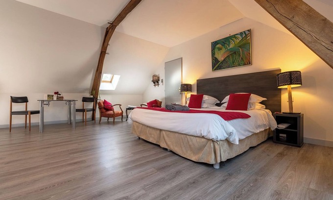 Ajat Bed & Breakfast | Chambre Lucy 2 Adults, salted heated swimming pool (june to septembre) , spa