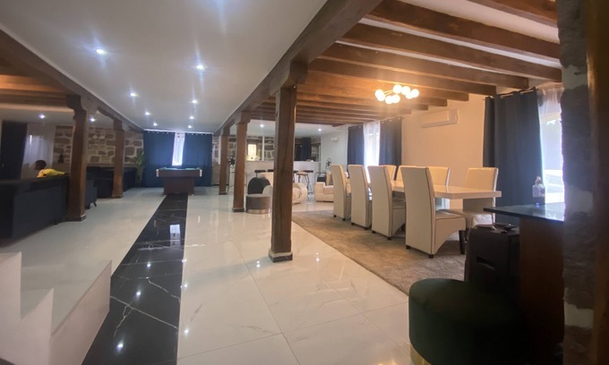 Allassac Bed & Breakfast | Chambres D'hôtes Élégante Prés de Varetz