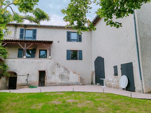 Chiroubles House | Chambres d'Hotes Le Panoramic Chiroubles Beaujolais