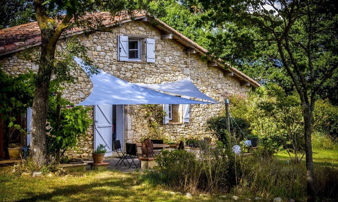 Touget Bed & Breakfast | Chambres d'hôtes, Stella - Quiet former sheepfold with swimming pool and panoramic view