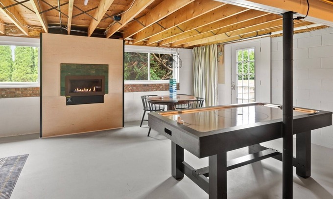 Malletts Bay House | Champ's Landing 3 Bedroom Home by RedAwning