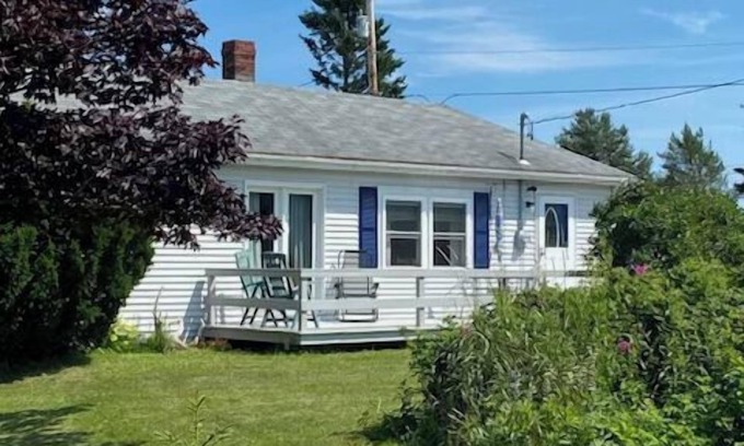 Lubec House | Channel View Cottage, Bay of Funday, Beach 1 mile away, 2.5 miles to town