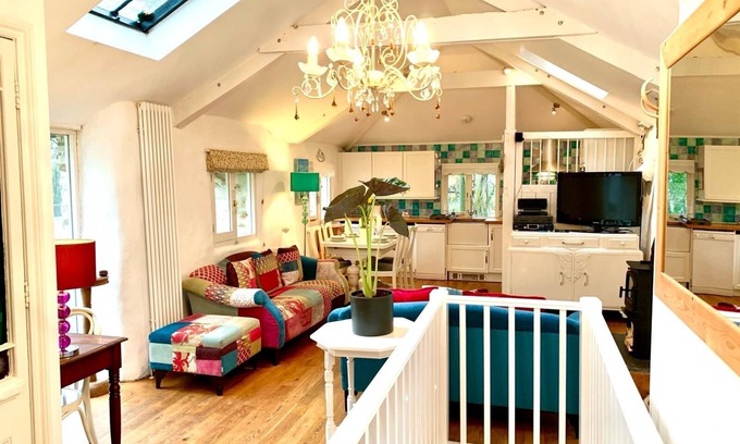Stenalees House | Chapel Barn, near Camel Trail, Bodmin - sleeps 4 guests+parking+doggie