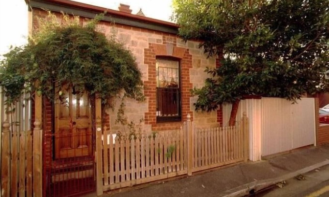 North Adelaide Cottage | Chapel Cottage 2 bedroom